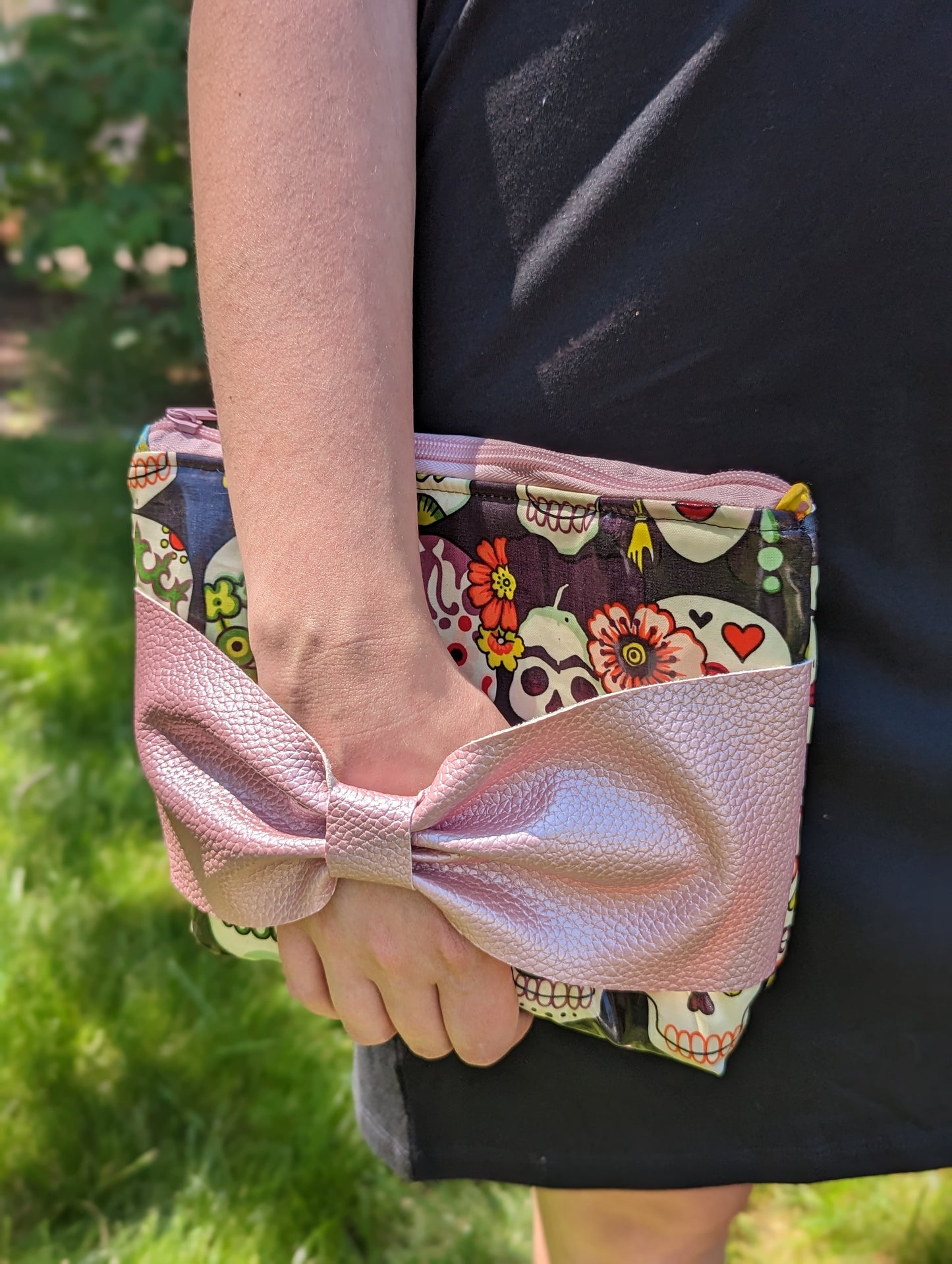 Betty Bow Clutch Bag – Small Evening Purse with Vintage Style