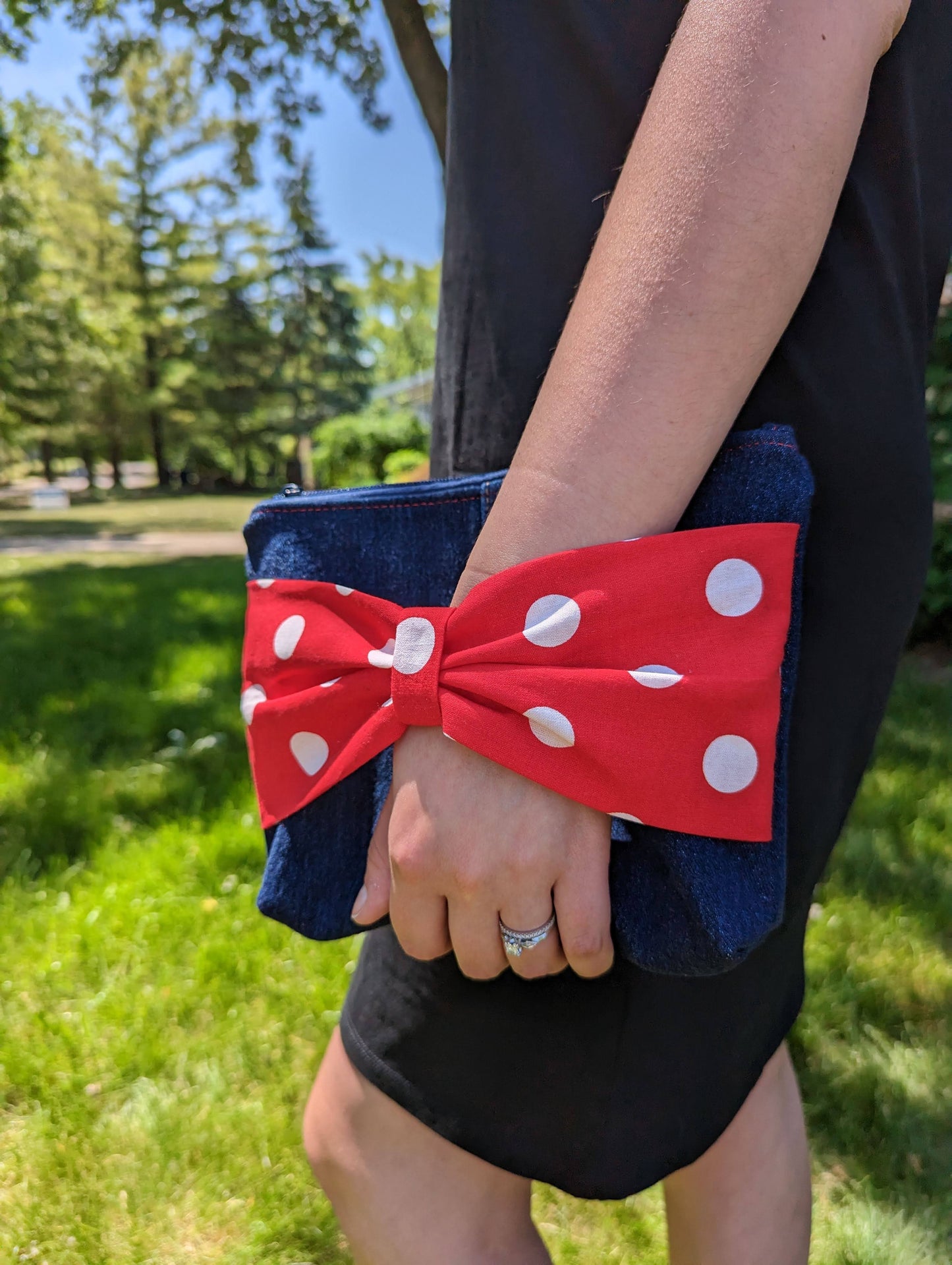 Betty Bow Clutch Bag – Small Evening Purse with Vintage Style